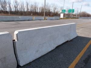 Barrière en béton (New Jersey)-glissière de sécurité
