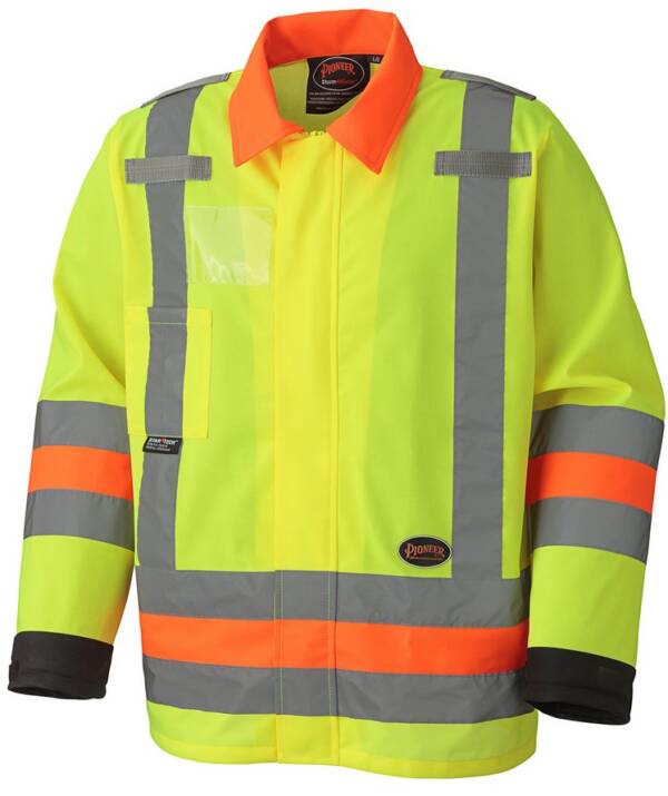 <a href="https://www.signel.ca/produit/manteau-de-signaleur-marque-pioneer/">Manteau imperméable en polyester jaune haute visibilité pour signaleur, conforme aux normes de Transports Québec (XS à 4XL)</a>