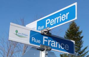 Enseignes « Nom de rue » ou plaques toponymiques