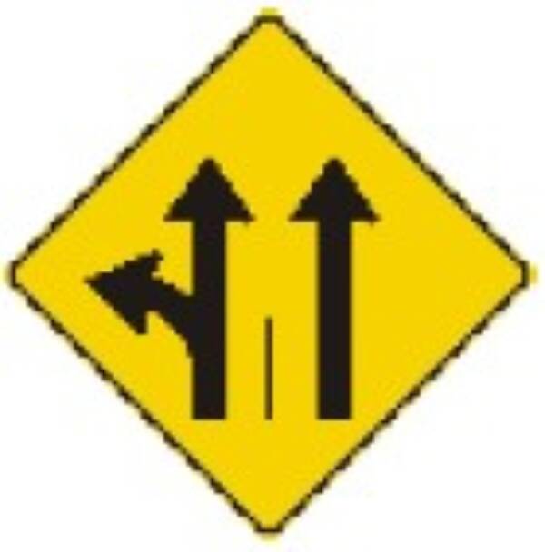 <a href="https://www.signel.ca/en/produit/signal-avance-de-direction-de-voies-a-gauche-ou-tout-droit-et-tout-droit-ou-a-droite/">Signal avancé de direction de voies à gauche ou tout droit et tout droit ou à droite</a>