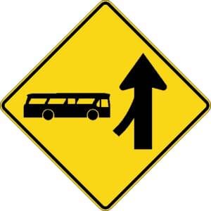 Voie convergente autobus à gauche