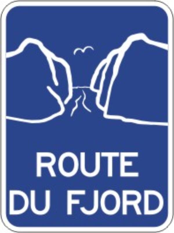 <a href="https://www.signel.ca/en/produit/jalonnement-le-long-de-la-route-ou-du-circuit-touristiqueroute-du-fjord/">Jalonnement le long de la route ou du circuit touristique:
Route du fjord</a>