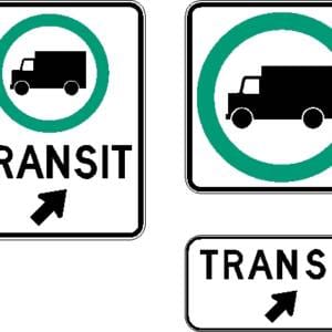 Trajet obligatoire pour véhicules lourds en transit flèche oblique à droite