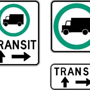 Trajet obligatoire pour véhicules lourds en transit flèches tout droit et à droite