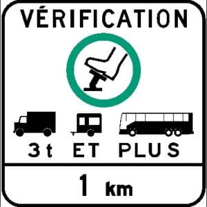 Signal avancé vérification des freins, véhicules 3 t et plus, 1 km (Panneau)