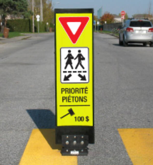 <a href="https://www.signel.ca/en/produit/balise-bollard-traverse-pietonniere/">Balise ou bollard pour traverse piétonnière</a>